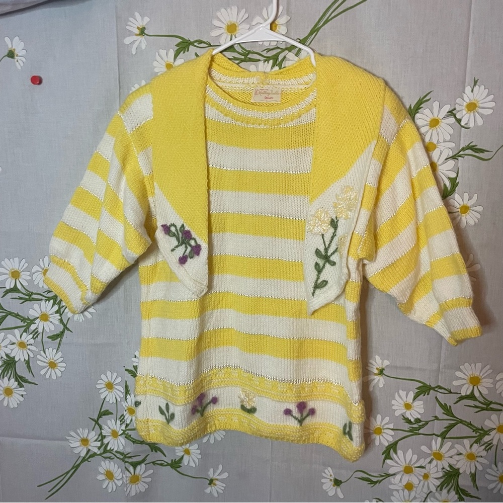 Vintage hand knit balloon half sleeve yellow white stripe floral granny sweater - Picture 4 of 8